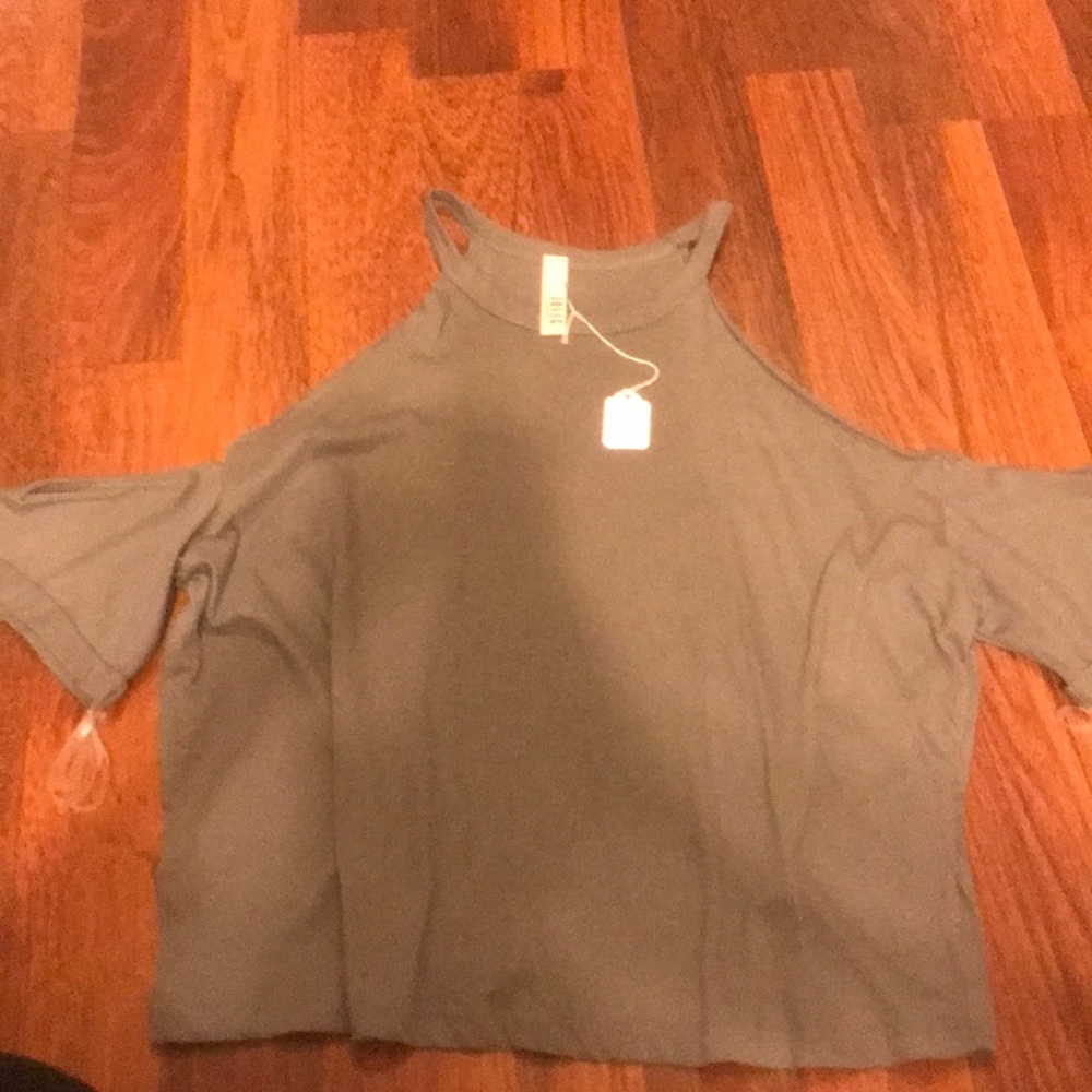 BNWT boutique off the shoulder tee